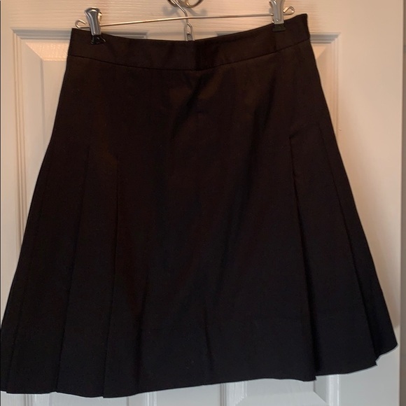 EUC Loft pleated black skirt, sz 2 - Picture 3 of 4